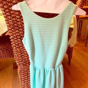 🐰🌷 Easter dress 🌷🐰 EUC open back mint dress